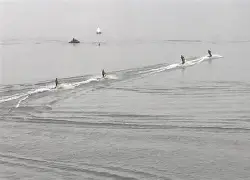 冲浪常规赛掀起高潮，辽东白虎队强势反弹姑苏天狼队，高压逼抢奏功——-开云app